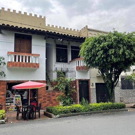 Ayenda Sarayu House Hotel Medellin Exterior photo