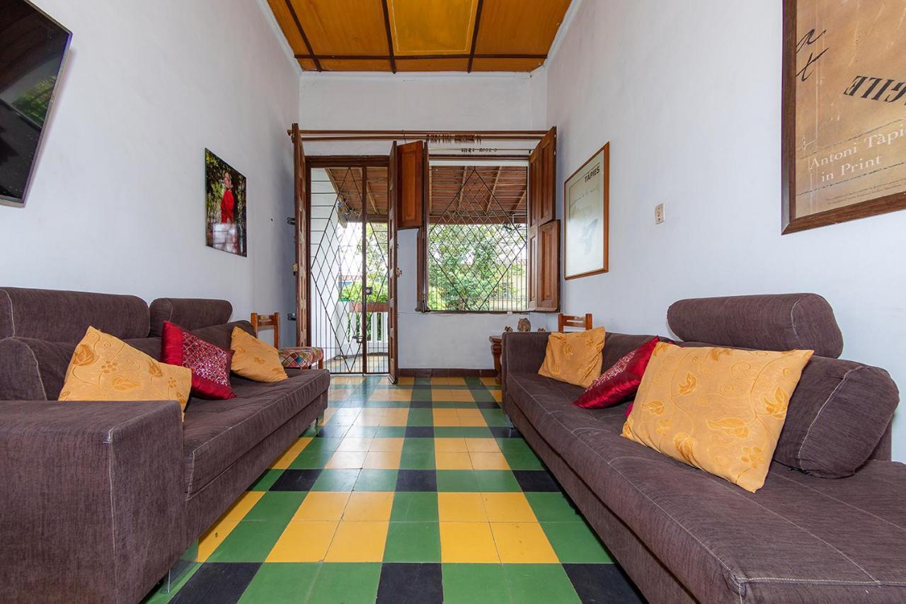 Ayenda Sarayu House Hotel Medellin Exterior photo